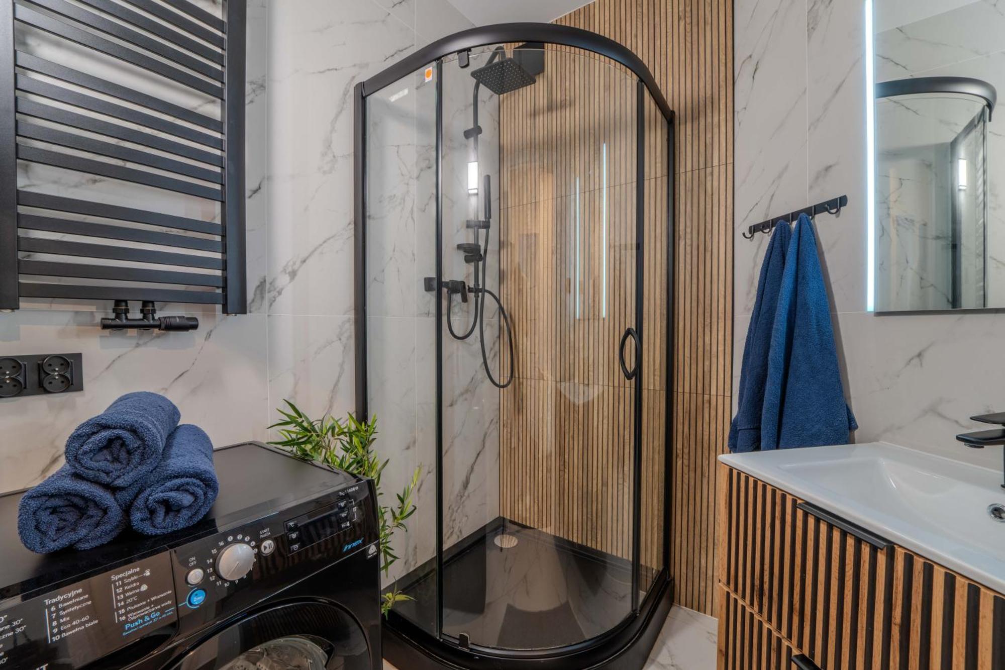 New Large Modern Apartment - City Center - 60M2 - Lift - Parking Wroclaw Luaran gambar