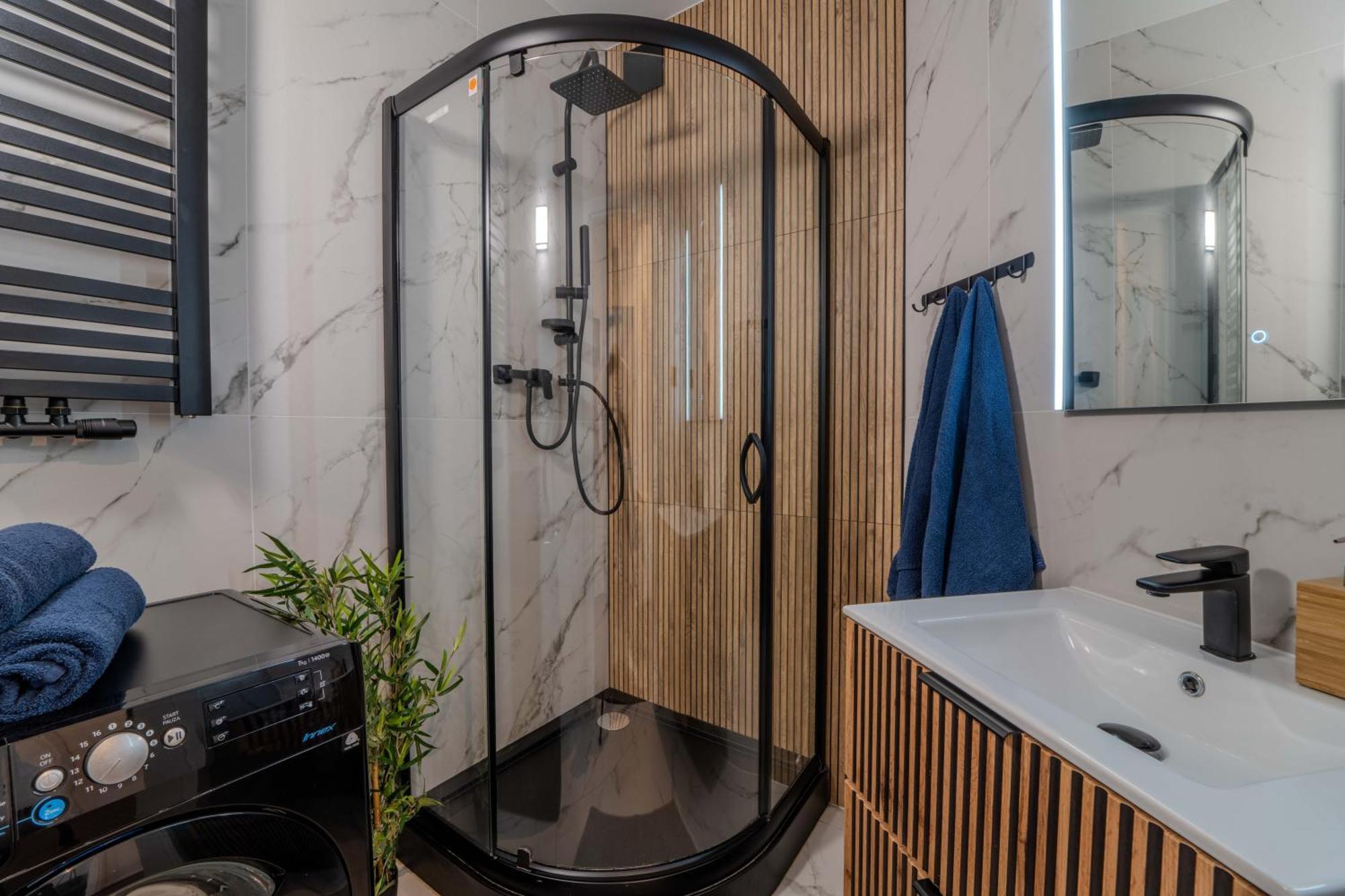 New Large Modern Apartment - City Center - 60M2 - Lift - Parking Wroclaw Luaran gambar